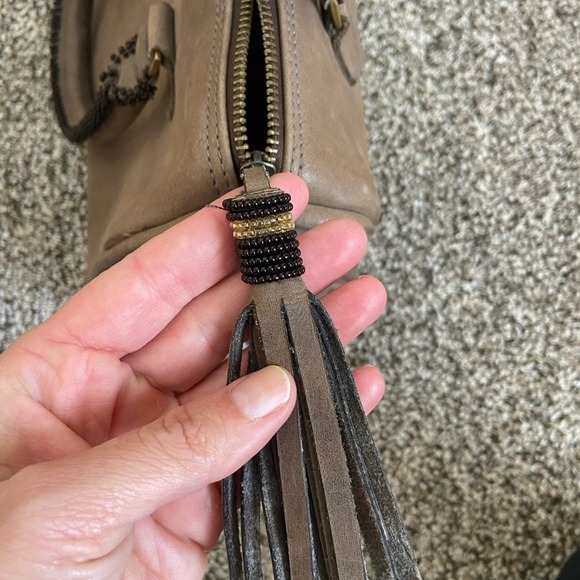 Duffel bag tan purse with beading on handles boho fringe tassel - Picture 5 of 9